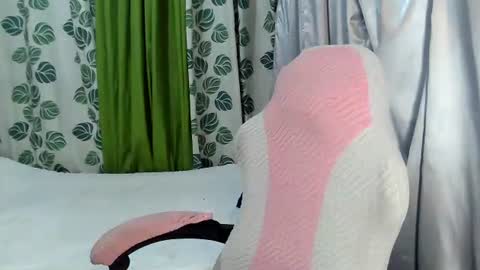 Snapshot of sexygirl_ynna chatting on 2, 7, 2026 sexygirl_ynna online show from 2, 7, 2026