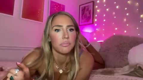 Snapshot of sexygoodvibebabe69 chatting on 5, 3, 2026 Ashley Love online show from 5, 3, 2026