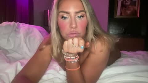 Snapshot of sexygoodvibebabe69 chatting on 20, 5, 2026 Ashley Love online show from 20, 5, 2026