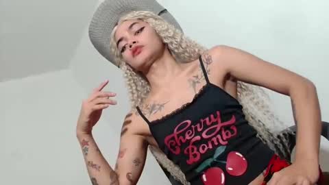 sexyhotbabe18 online show from 15, 3, 2026