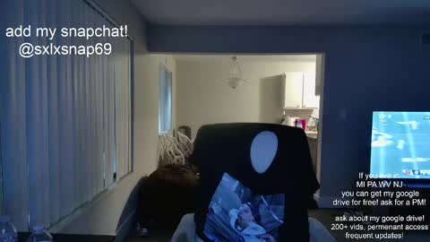 Snapshot of sexylax69 chatting on 17, 10, 2025 sexylax69 online show from 17, 10, 2025