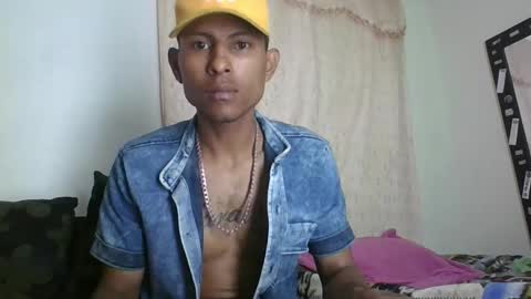 Snapshot of sexyleon69 chatting on 28, 11, 2025 Sexy leon online show from 28, 11, 2025