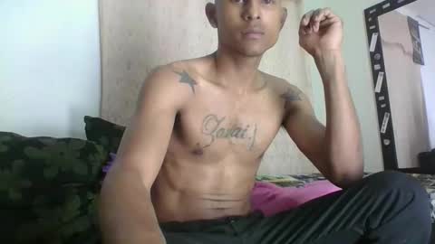 Snapshot of sexyleon69 chatting on 4, 12, 2025 Sexy leon online show from 4, 12, 2025