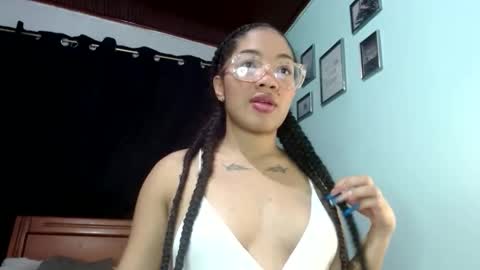 Snapshot of sexymomm678 chatting on 7, 4, 2026 sexymomm678 online show from 7, 4, 2026