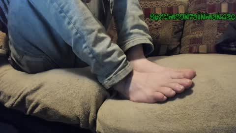 Snapshot of sexymountainman420 chatting on 2, 12, 2024 Sexymountainman420 online show from 2, 12, 2024