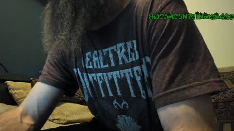 Snapshot of sexymountainman420 chatting on 23, 12, 2024 Sexymountainman420 online show from 23, 12, 2024