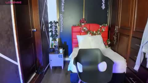 N A F online show from 4, 12, 2025