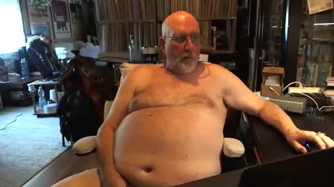 Grizz Lee Bear online show from 25, 5, 2026