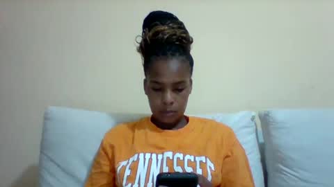 DOVY ACHIENG online show from 2, 3, 2025