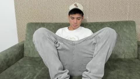 Snapshot of sexys_boys18 chatting on 29, 9, 2025 MATIAS-18 THIAHO -18 MAX-19 NICOKALY-19 CAIN-19 MOD ESTEBAN online show from 29, 9, 2025