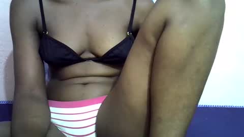 Snapshot of sexyshaz22 chatting on 27, 3, 2026 sexyshaz22 online show from 27, 3, 2026