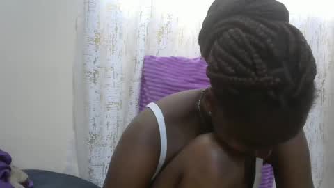 Snapshot of sexytinyy chatting on 27, 9, 2025 maria online show from 27, 9, 2025