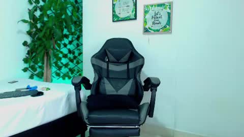 Snapshot of sexytommy_ chatting on 19, 6, 2026 sexytommy_ online show from 19, 6, 2026
