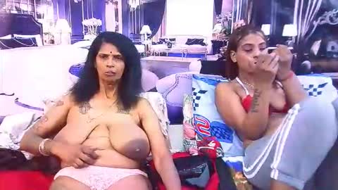 Snapshot of sexyva4u2luv chatting on 13, 2, 2026 sexyva4u2luv online show from 13, 2, 2026