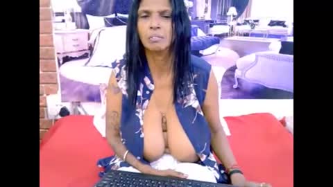 sexyva4u2luv online show from 13, 4, 2026