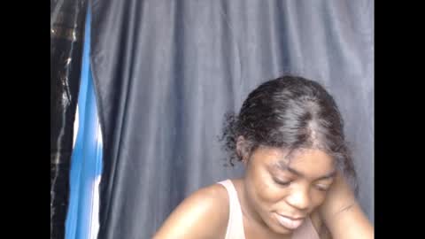 Snapshot of sexyxbunnyxx chatting on 4, 12, 2024 Blue online show from 4, 12, 2024