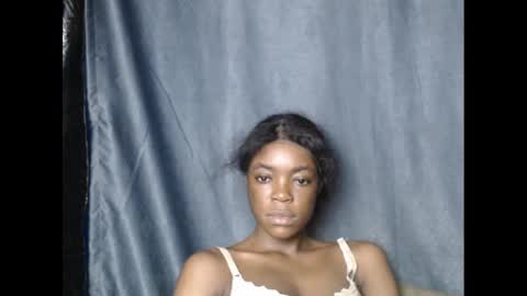 Snapshot of sexyxbunnyxx chatting on 7, 12, 2024 Blue online show from 7, 12, 2024