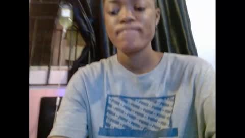 Snapshot of sexyxbunnyxx chatting on 4, 2, 2025 Blue online show from 4, 2, 2025