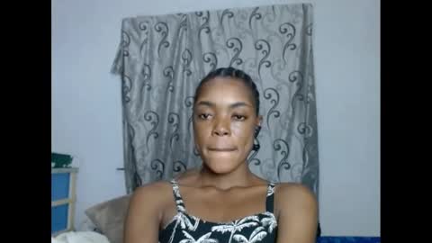Snapshot of sexyxbunnyxx chatting on 5, 2, 2025 Blue online show from 5, 2, 2025