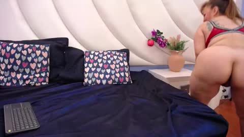 Snapshot of sexyymommy1 chatting on 11, 10, 2025 Mary online show from 11, 10, 2025