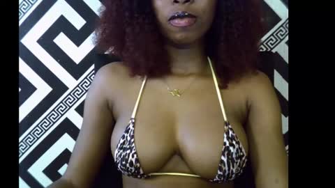 Snapshot of sezy_petite chatting on 30, 9, 2025 Wealth online show from 30, 9, 2025