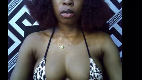 Snapshot of sezy_petite chatting on 4, 10, 2025 Wealth online show from 4, 10, 2025