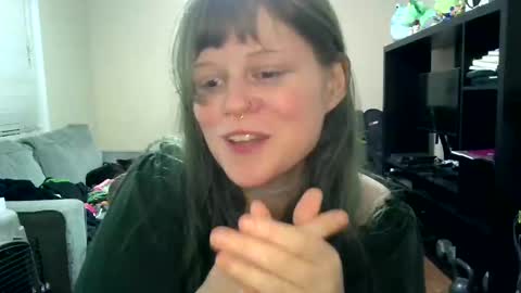 Snapshot of sftpwr chatting on 15, 9, 2025 sftpwr online show from 15, 9, 2025