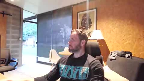 Snapshot of shad0w_hunter chatting on 11, 5, 2026 shad0w_hunter online show from 11, 5, 2026