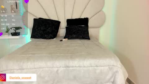 Snapshot of shairytovar chatting on 19, 10, 2025 shairytovar online show from 19, 10, 2025