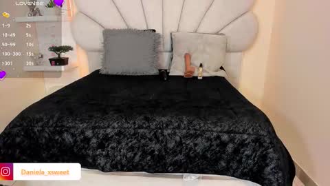 Snapshot of shairytovar chatting on 24, 10, 2025 shairytovar online show from 24, 10, 2025