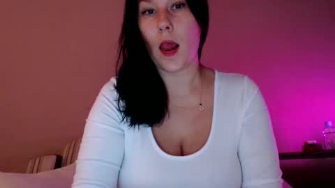 Mila online show from 5, 10, 2025