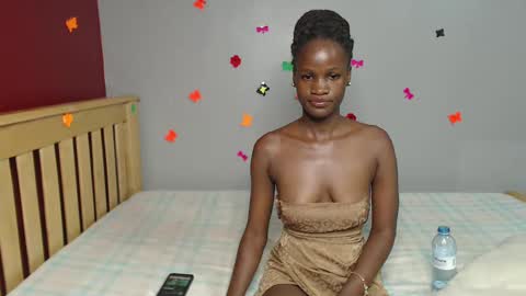 Snapshot of shakkiecam chatting on 4, 1, 2025 Shaky online show from 4, 1, 2025