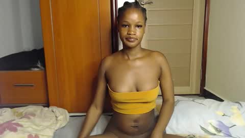 Snapshot of shakkiecam chatting on 1, 11, 2025 Shaky online show from 1, 11, 2025