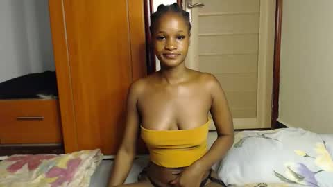 Snapshot of shakkiecam chatting on 6, 11, 2025 Shaky online show from 6, 11, 2025