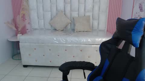 Snapshot of shalon_diaz_sub chatting on 22, 10, 2025 Shalon  online show from 22, 10, 2025