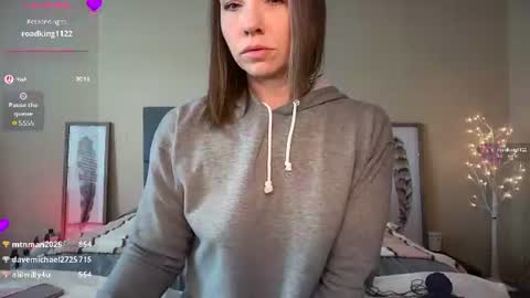 Snapshot of shameless_shalynn chatting on 8, 6, 2026 Shalynn online show from 8, 6, 2026