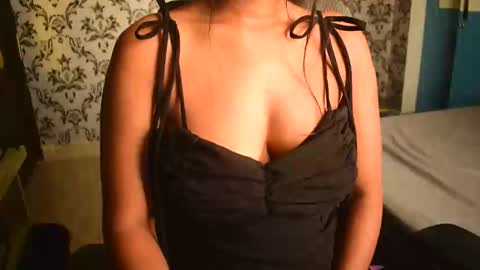 Snapshot of shanaya_indian chatting on 8, 10, 2025 shanaya indian online show from 8, 10, 2025