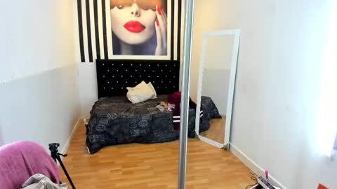 S H A N E L L E   online show from 22, 9, 2025