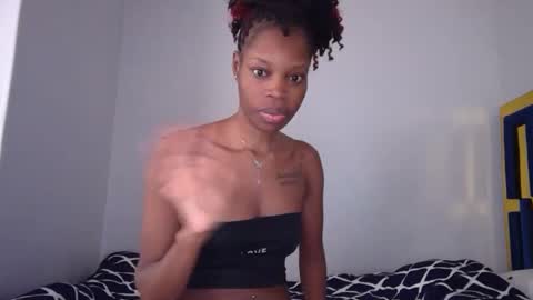 Snapshot of shania_sleigh chatting on 12, 1, 2025 shania_sleigh online show from 12, 1, 2025