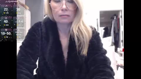 Shannon07 online show from 5, 10, 2025