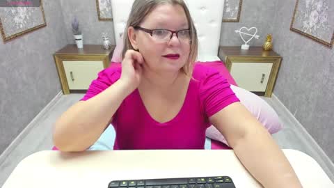 Snapshot of shannonshine chatting on 4, 12, 2024 Shannon online show from 4, 12, 2024