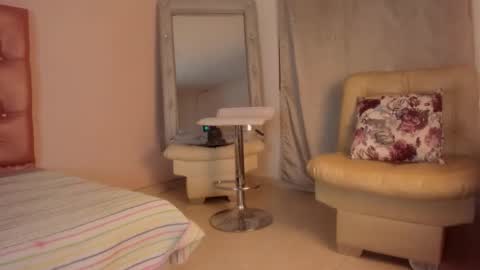 shantal_cruz1 online show from 24, 3, 2026