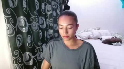 Snapshot of shantal_d03 chatting on 7, 10, 2025 shantal_d03 online show from 7, 10, 2025