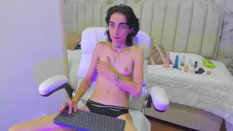 Snapshot of shantal_thompson21 chatting on 22, 10, 2025 Shantal online show from 22, 10, 2025