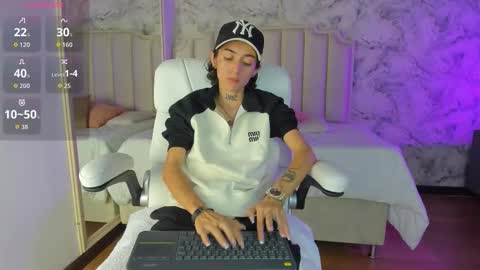 Snapshot of shantal_thompson21 chatting on 21, 11, 2025 Shantal online show from 21, 11, 2025