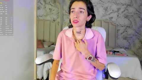 Snapshot of shantal_thompson21 chatting on 22, 11, 2025 Shantal online show from 22, 11, 2025