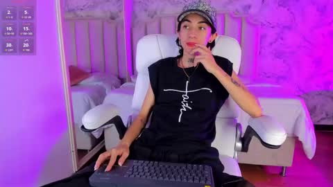 Snapshot of shantal_thompson21 chatting on 30, 11, 2025 Shantal online show from 30, 11, 2025