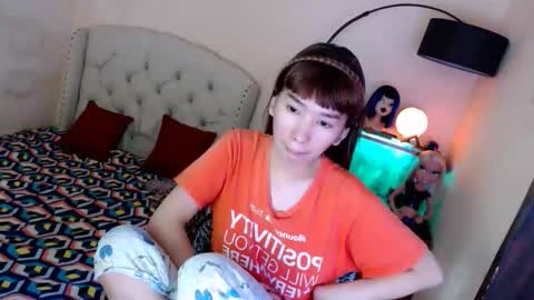 SHANTA FOX  s online show from 30, 10, 2025