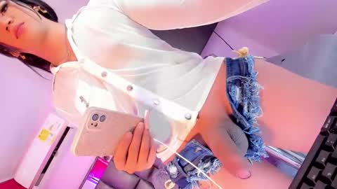 Shantal girls online show from 5, 1, 2025