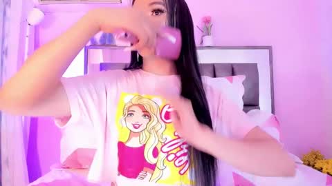 Shantal girls online show from 24, 1, 2025